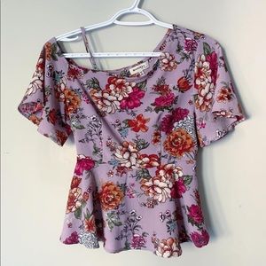 Beautiful Top in Excellent Condition